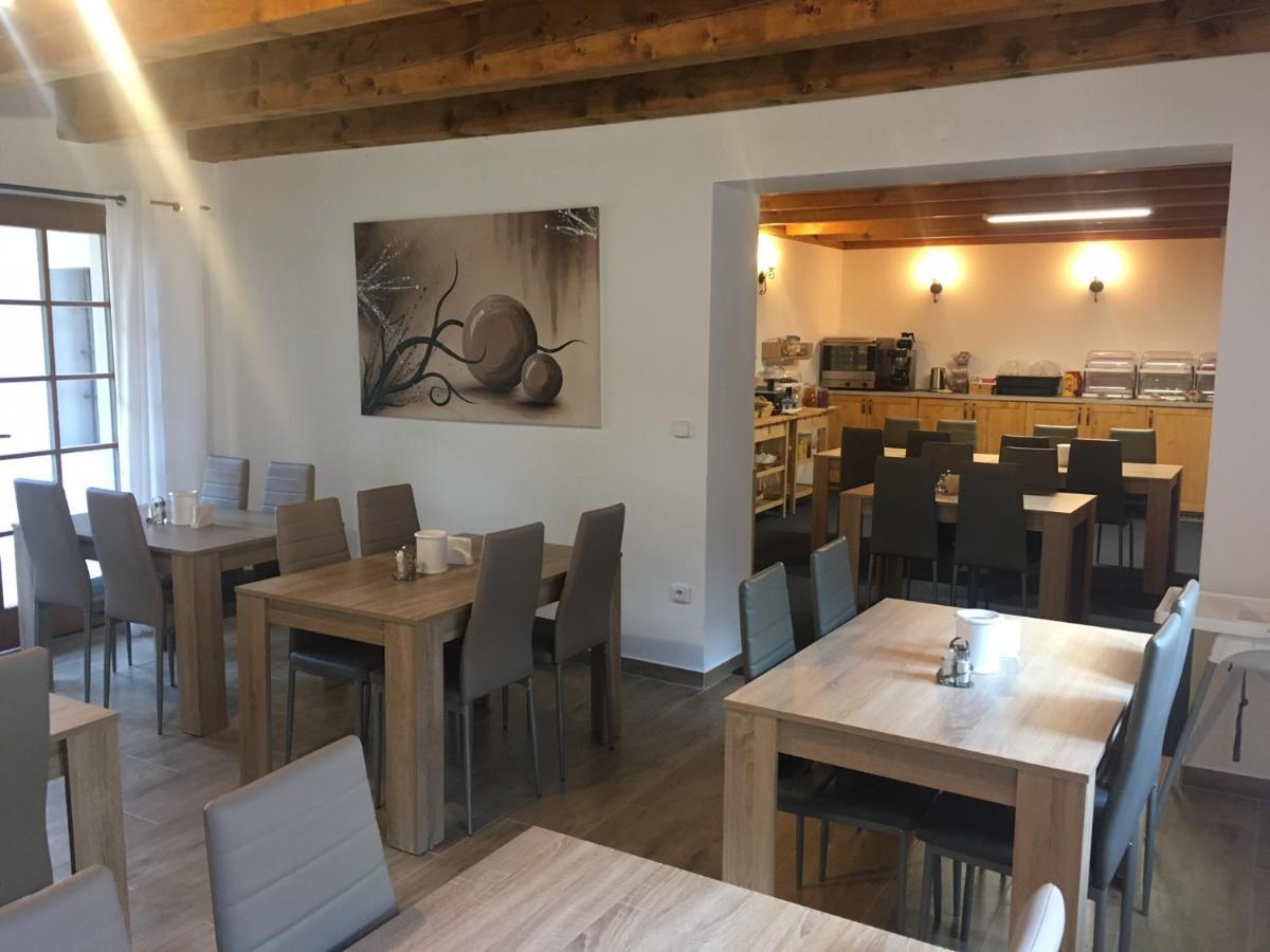 Zevluv Mlyn Hotel Nové Hrady Buitenkant foto